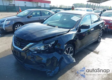 2018 Nissan Altima 2.5/S/Sv/Sl/Sr z USA, uszkodzony, nr VIN 1N4AL3AP5JC131312